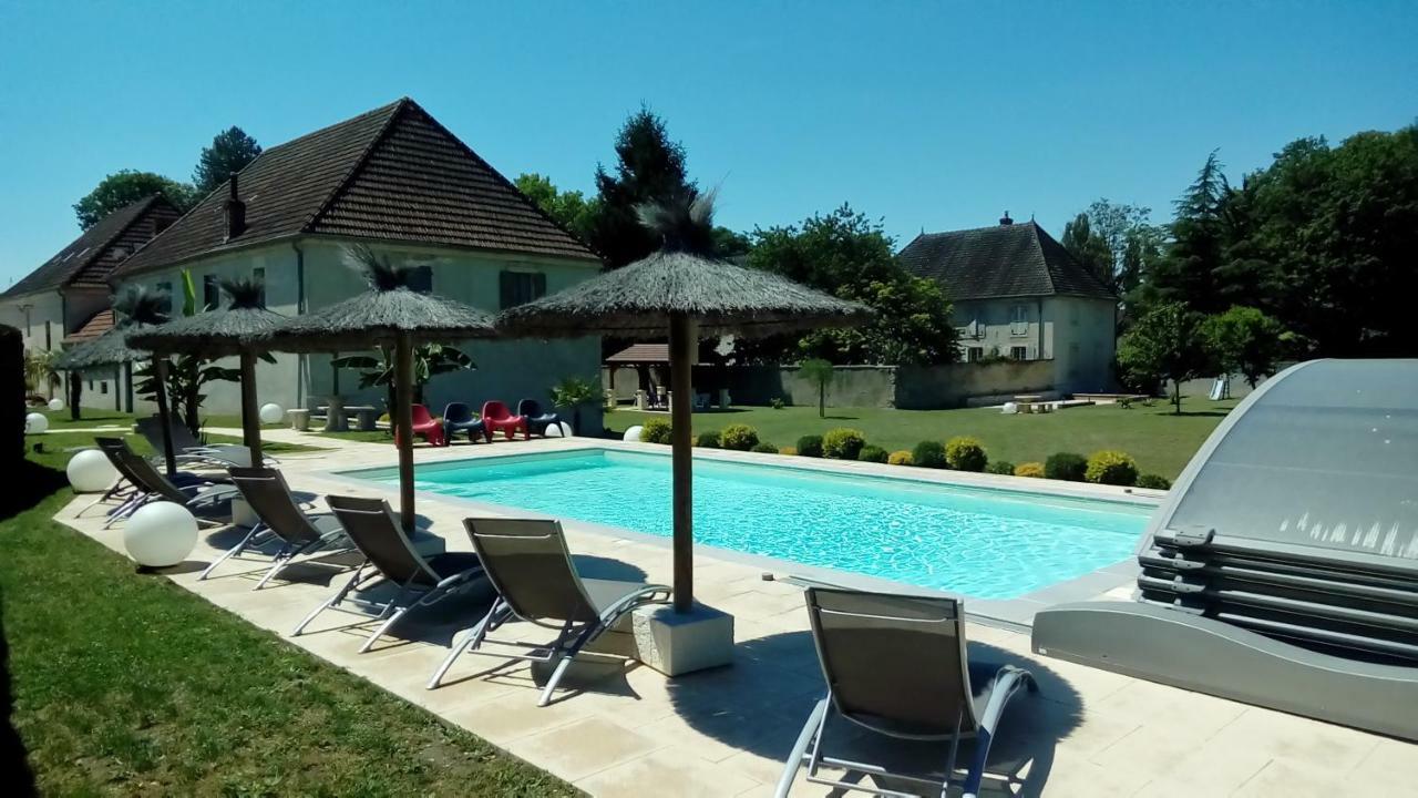 Le Domaine Des Papillons Beaujeu-Saint-Vallier-et-Pierrejux Exterior foto