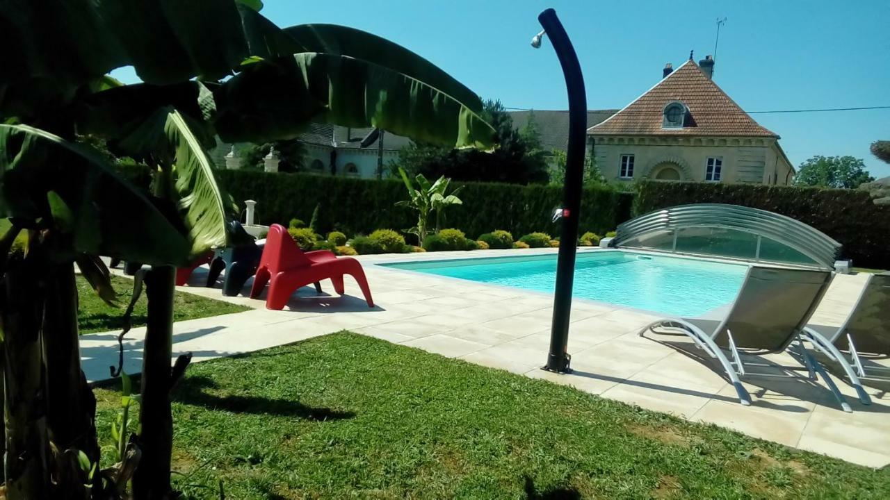 Le Domaine Des Papillons Beaujeu-Saint-Vallier-et-Pierrejux Exterior foto