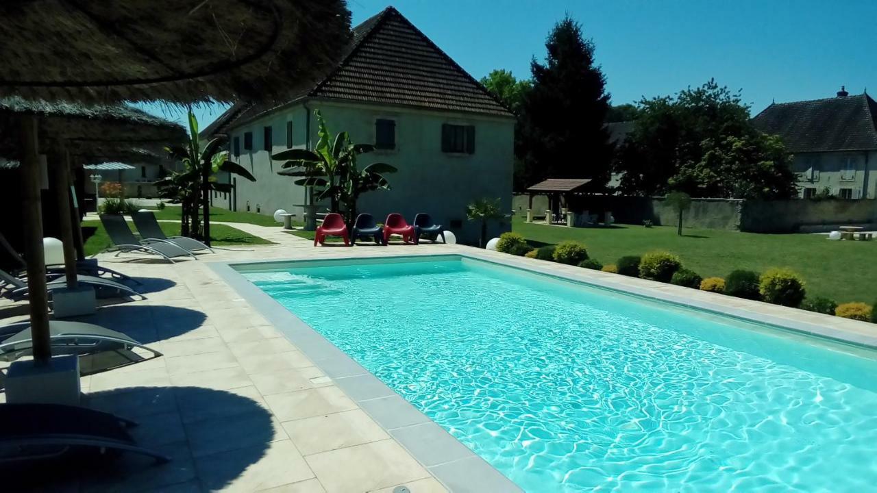 Le Domaine Des Papillons Beaujeu-Saint-Vallier-et-Pierrejux Exterior foto